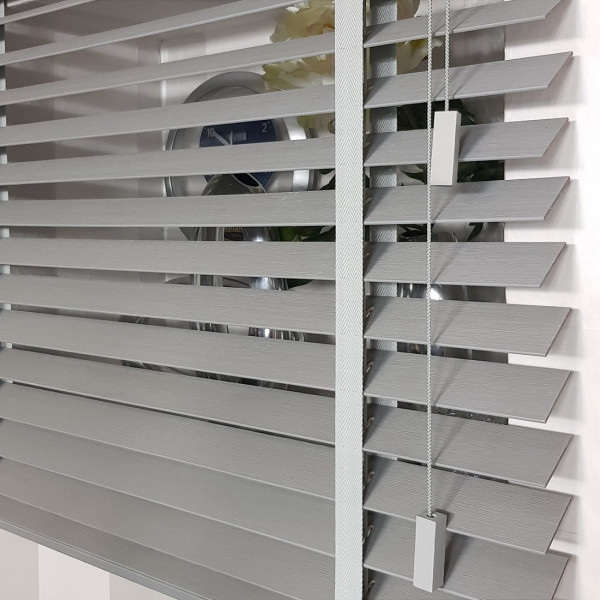 Żaluzje drewniane 50 mm szare rozm. 80x130 cm Natural