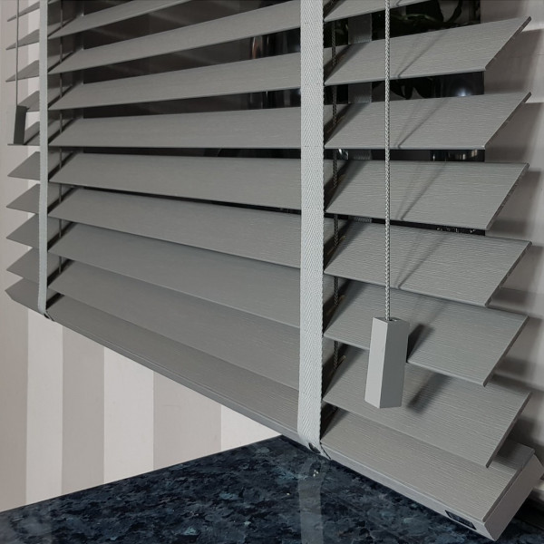 Żaluzje drewniane 50 mm na wymiar 100x150 cm Natural Żaluzje drewniane 50 mm na wymiar 100x150 cm Natural