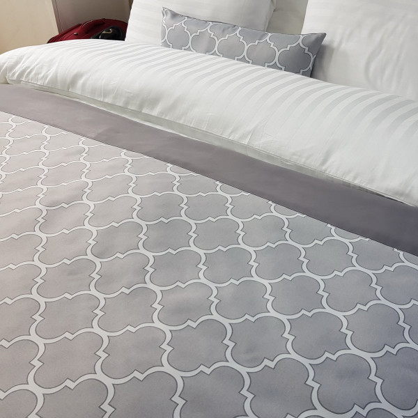 Ozdobne narzuty na łóżko rozm. 80x170 cm SKY102/1 za 30 szt. Ozdobne narzuty na łóżko rozm. 80x170 cm SKY102/1 za 30 szt.