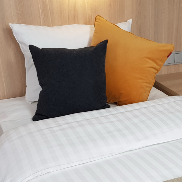 Poszewka dekoracyjna 40x40 cm SKY104/1