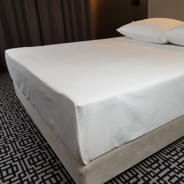 Zestaw prześcieradeł hotelowych NORIS w rozm. 240x240 cm za 10 szt. Zestaw prześcieradeł hotelowych NORIS w rozm. 240x240 cm za 10 szt.