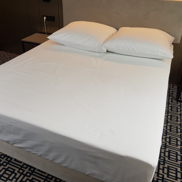 Zestaw prześcieradeł hotelowych NORIS w rozm. 240x240 cm za 10 szt. Zestaw prześcieradeł hotelowych NORIS w rozm. 240x240 cm za 10 szt.