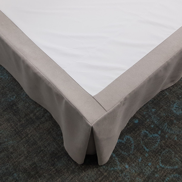 Osłona zabezpieczająca na łóżko rozm. 180x200x30 cm MSK02